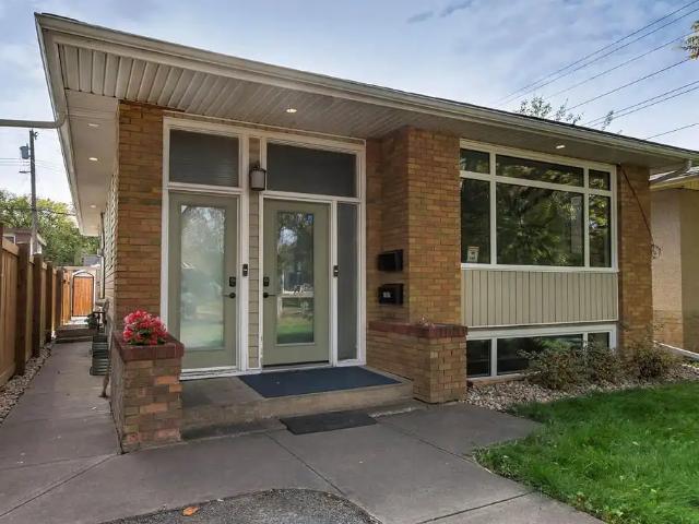 Bright & Modernized 3 Bedroom + Den Main Level House, Yard and Garage!
