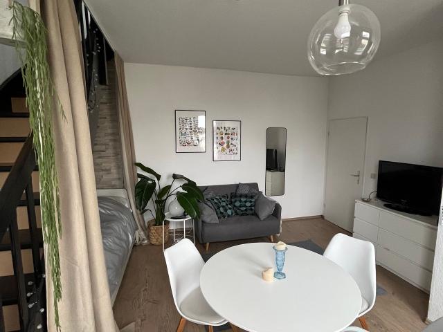 Bright Maisonette Apartment on 3rd Floor in Berlin Pankow, Berlin Amsterdam Apartments for Rent