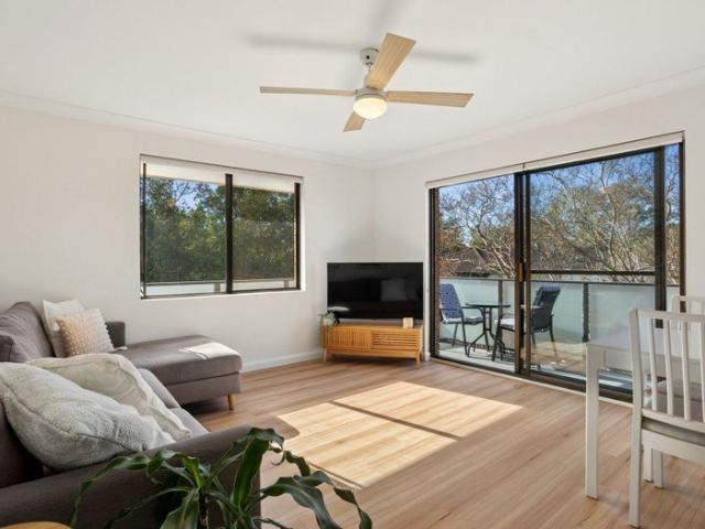 Bright North East Corner Apartment Moments from Dee Why Beach