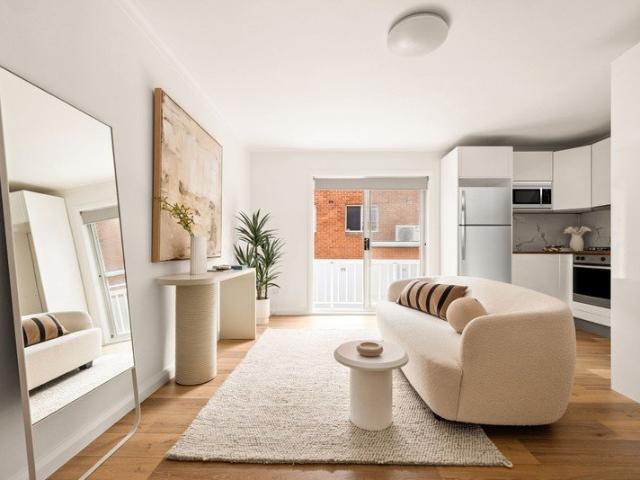 Bright North Facing Apartment in Boutique Block