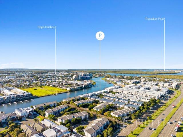 Bright North Facing Lifestyle in the Heart of Hope Island