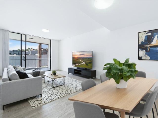 Bright North Facing 2 Bedroom with Study | Overlooking Tranquil Gardens