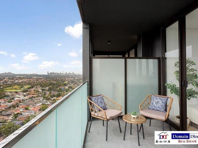 Bright North Facing 2 Bedroom Apartment with City and Harbour Bridge Views