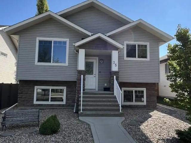 Bright Newer Built Home in an Amazing Neighbourhood