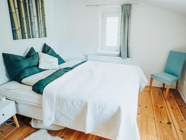 Bright, neat suite located in Oranienburg, Oranienburg Amsterdam Apartments for Rent