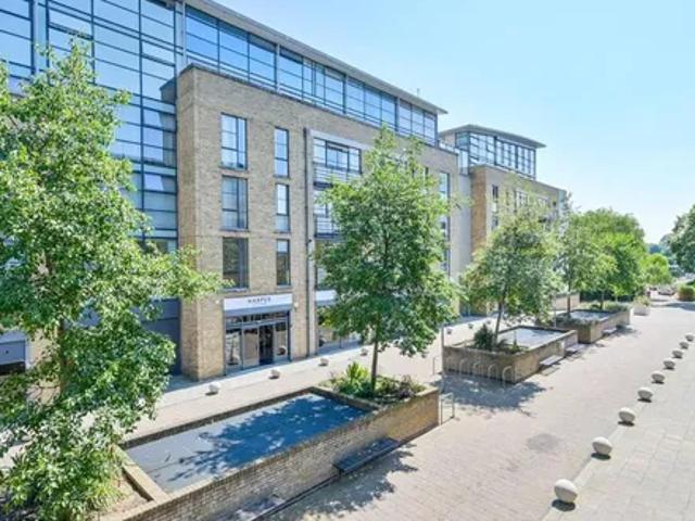 Bright Smile Studio, Ferry Lane, London, TW8 0AT, United Kingdom | 2 bed apartment for rent #140657655 | Rentberry