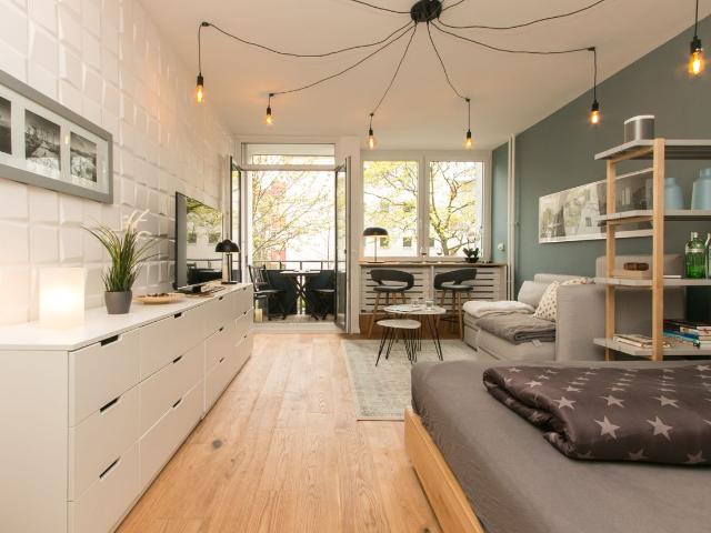 Bright southsided studio with luxury kitchen and bathroom, Berlin Amsterdam Apartments for Rent