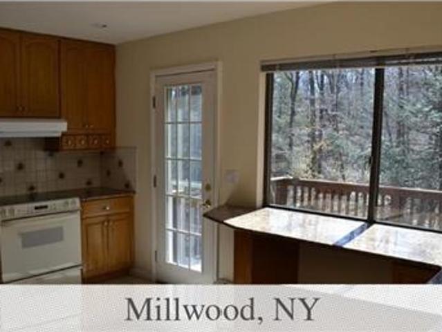Bright & shiny raised ranch. Parking Available!