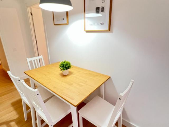 Bright single bedroom in shared flat in La Florida