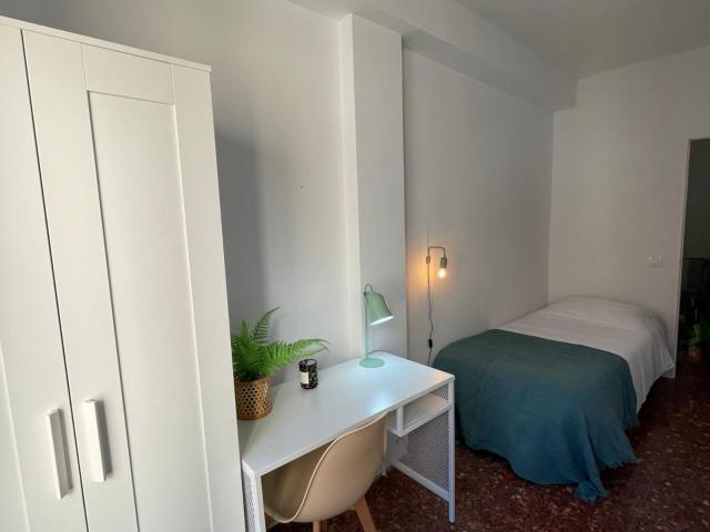 Bright single bedroom in well linked El Putxet i el Farró
