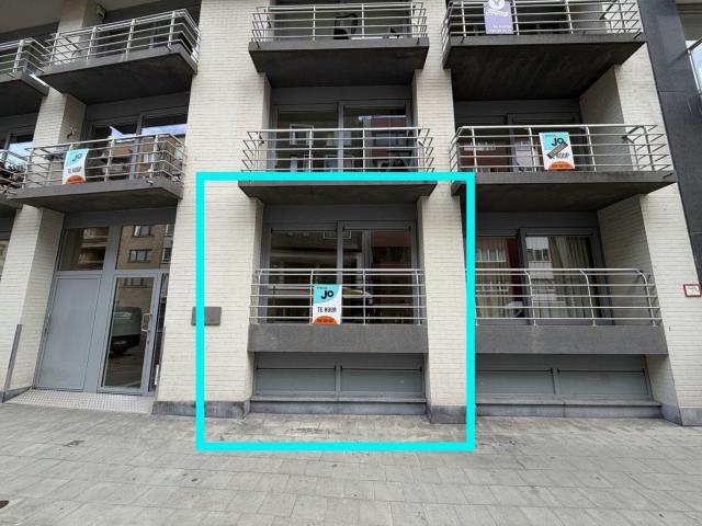 Bright, single storey studio flat to let with a separate.