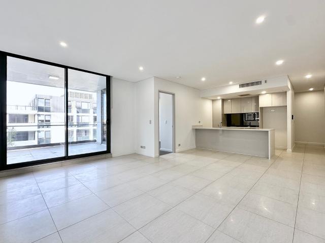 Bright & Spacious 3 Bed | Northeast Facing | 2 Bath 2 Car