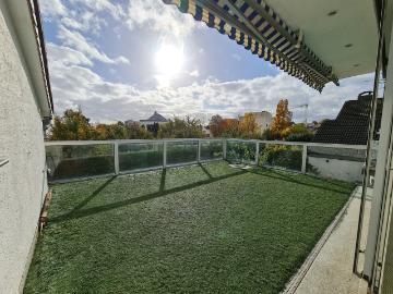 Bright, Spacious 3 Room Suite with Terrace & Parking in Kelkheim