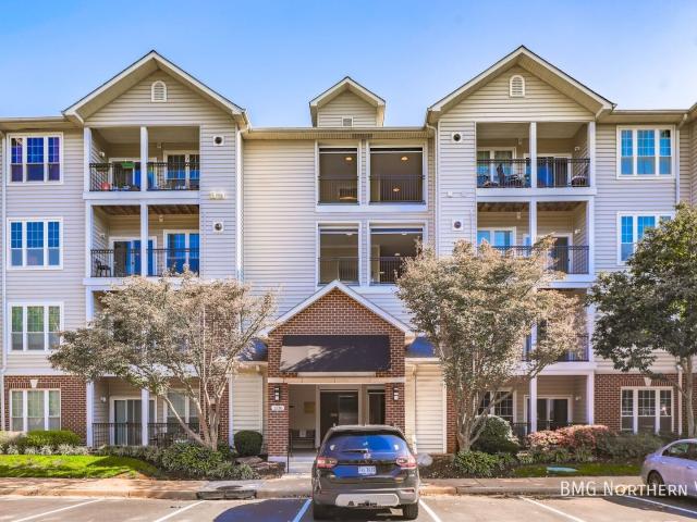 Bright & Spacious 3BR/2BA With Private Balcony In McLean