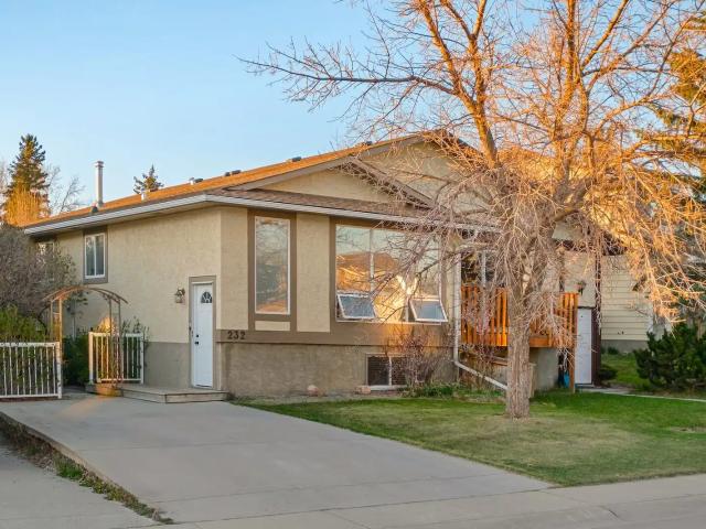 Bright & Spacious 1 Bedroom Basement Suite In Jensen