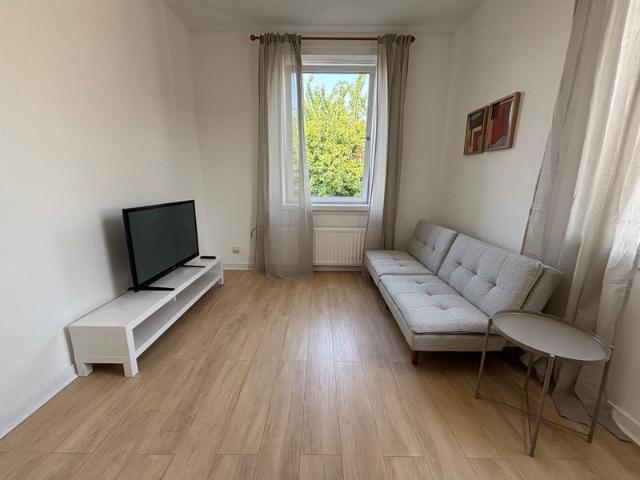 Bright & Spacious 2 Bed Flat – Recently Renovated