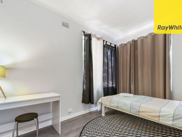 Bright & Spacious 2 Bedroom Apartment in a Convenient Bexley North Location