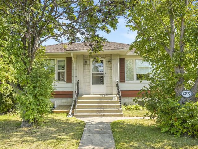 Bright & Spacious 2 Bedroom Basement Suite