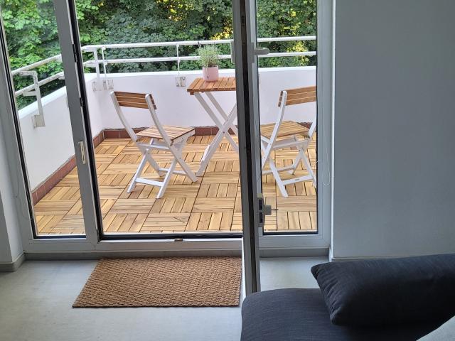 Bright, spacious 2 room apartment in Lichterfelde West with green view