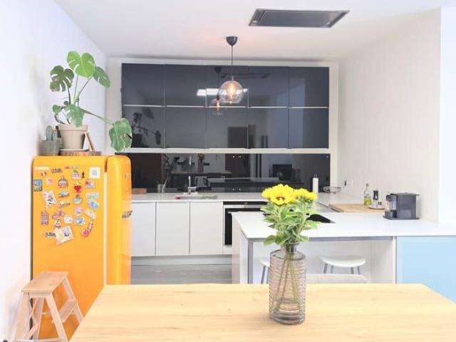 Bright, spacious & characterful living near Zuidpark!