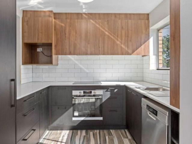 BRIGHT, SPACIOUS AND PERFECTLY POSITIONED