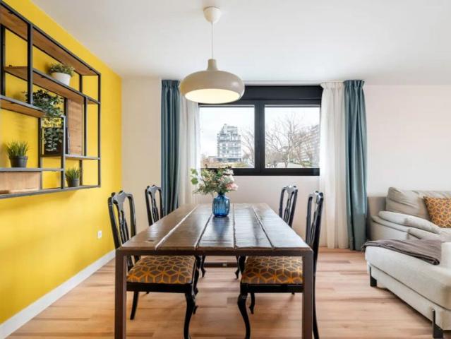 Bright, spacious and well laid out in a privileged location