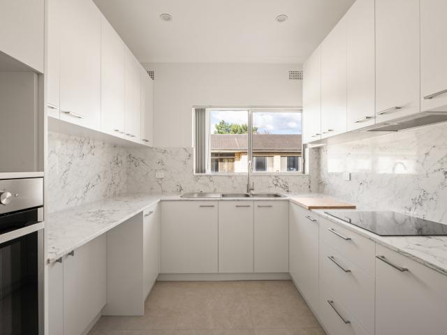 Bright & Spacious Apartment in a Highly Accessible Location Enjoy Easy Living Just Minutes from Shops, Cafés and Transport
