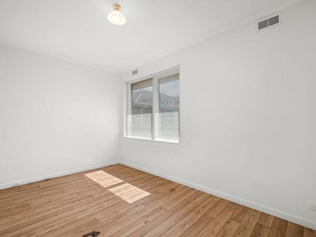 Bright & Spacious Apartment in a Prime Lifestyle Location!