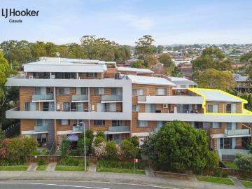 Bright & Spacious Apartment with District Views
