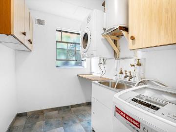 Bright & Spacious Apartment