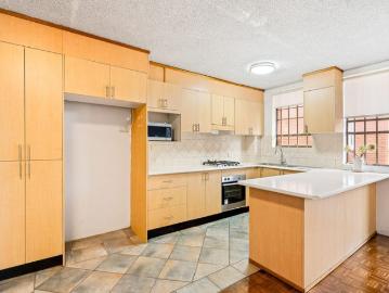Bright & Spacious Apartment