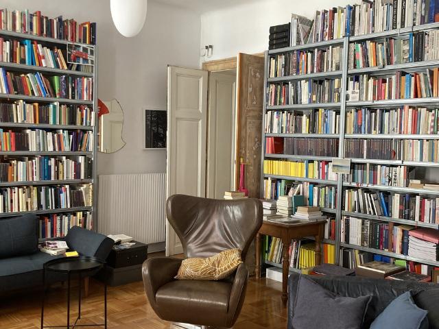 Bright, spacious Appartment in historical bulding