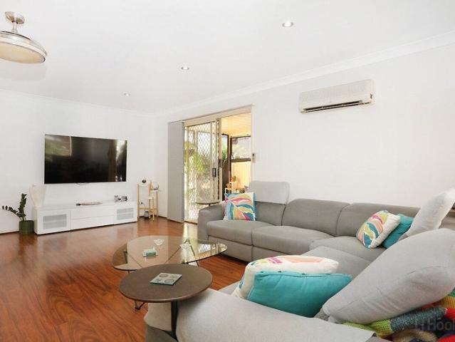PRICE SLASHED Bright & Spacious Duplex in a Safe, Family Friendly Cul De Sac