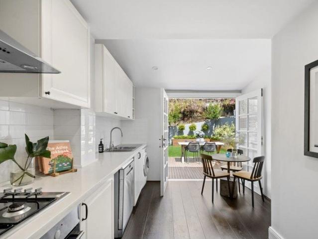 Bright & spacious living in a prime lifestyle setting