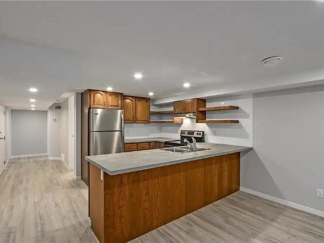 Bright & Spacious Secondary Suite