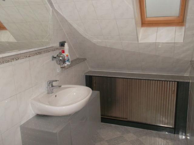Bright, spacious Studio Apartment in calm side street in Düsseldorf Eller, Dusseldorf Amsterdam Apartments for Rent