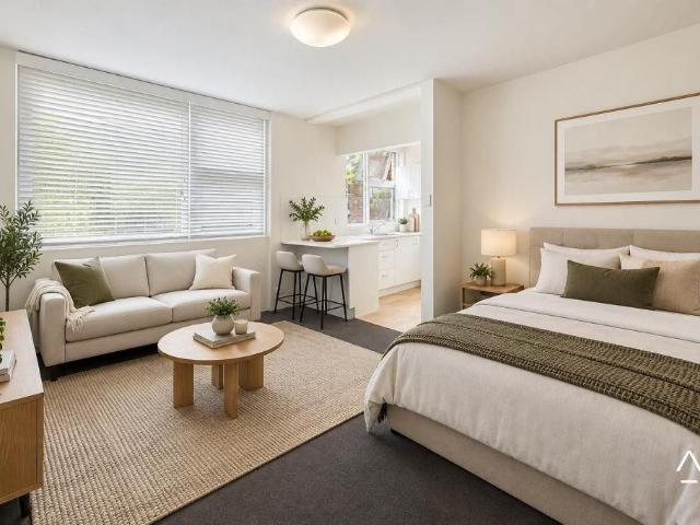 Bright & Spacious Studio in the Heart of Elizabeth Bay