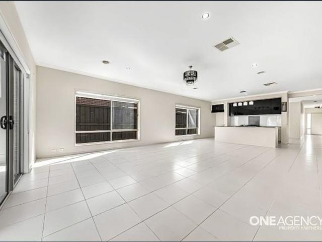 Bright, Spacious & Sustainable: Dual Zone Family Living in Saltwater Coast Zone!