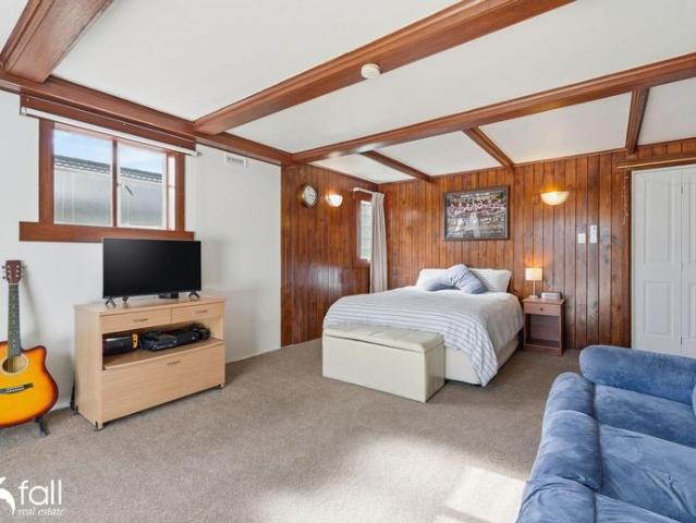 Bright, Spacious & Perfectly Positioned