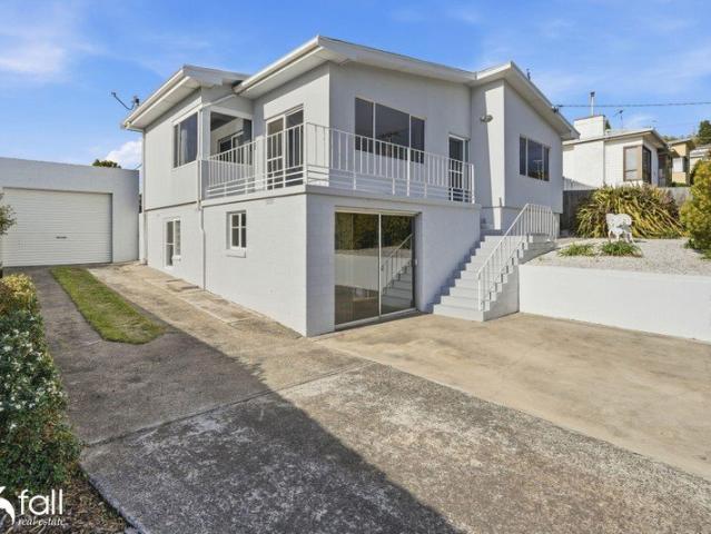 Bright, Spacious & Perfectly Positioned