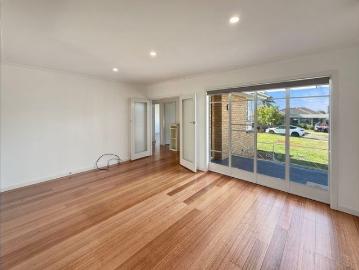 Bright, Spacious & Perfectly Positioned Family Home!