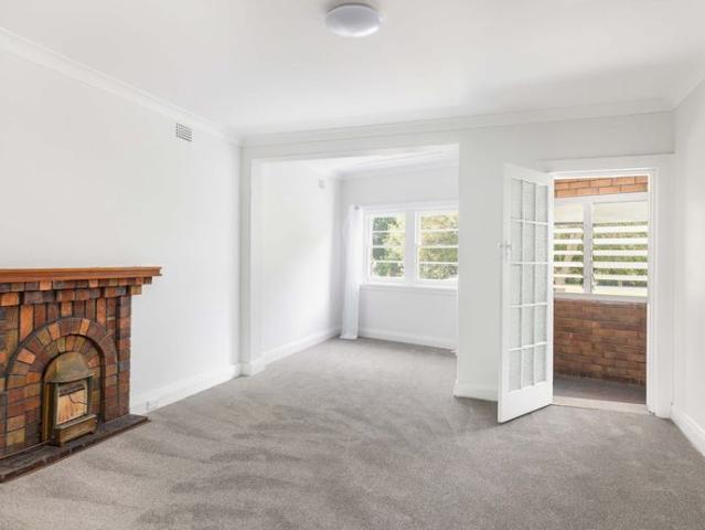 Bright & spacious residence in Erskineville village