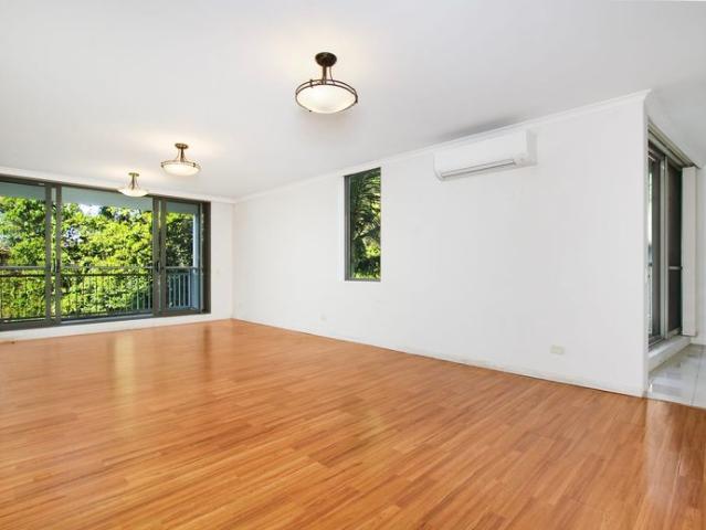 Bright & Spacious Three Bedroom Apartment