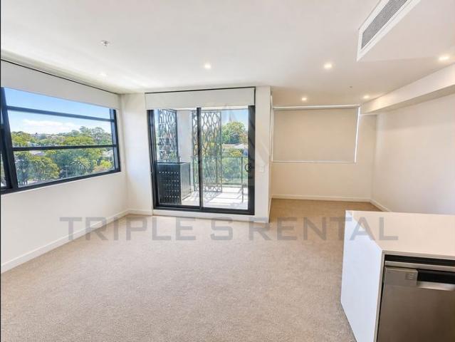 Bright & Spacious Two Bedroom Apartment with Balcony and Parking