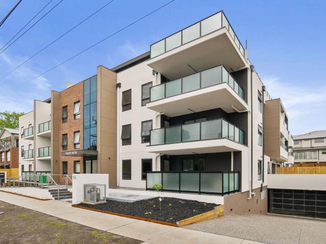 Bright & Spacious Two Bedroom Apartment