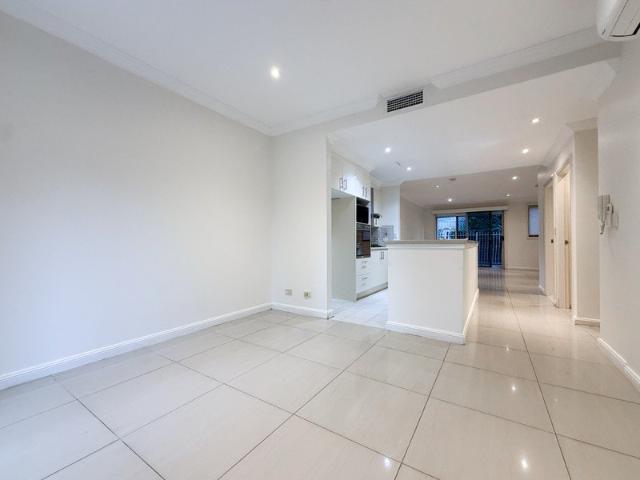 Bright & Spacious Unfurnished terrace house in a Prime Marsfield Location