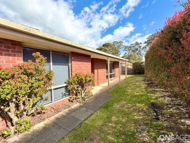 Bright & Spacious Unit in Prime Location