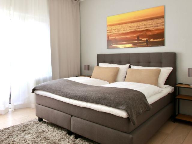 Bright studio near Friesenplatz, Koln Amsterdam Apartments for Rent