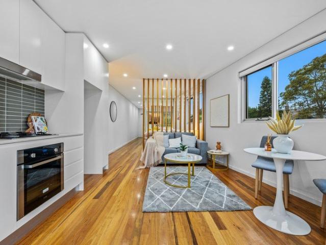 Bright Studio and Convenient Living in the Heart of Petersham