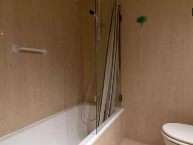 Bright studio apartment for rent in Estoril